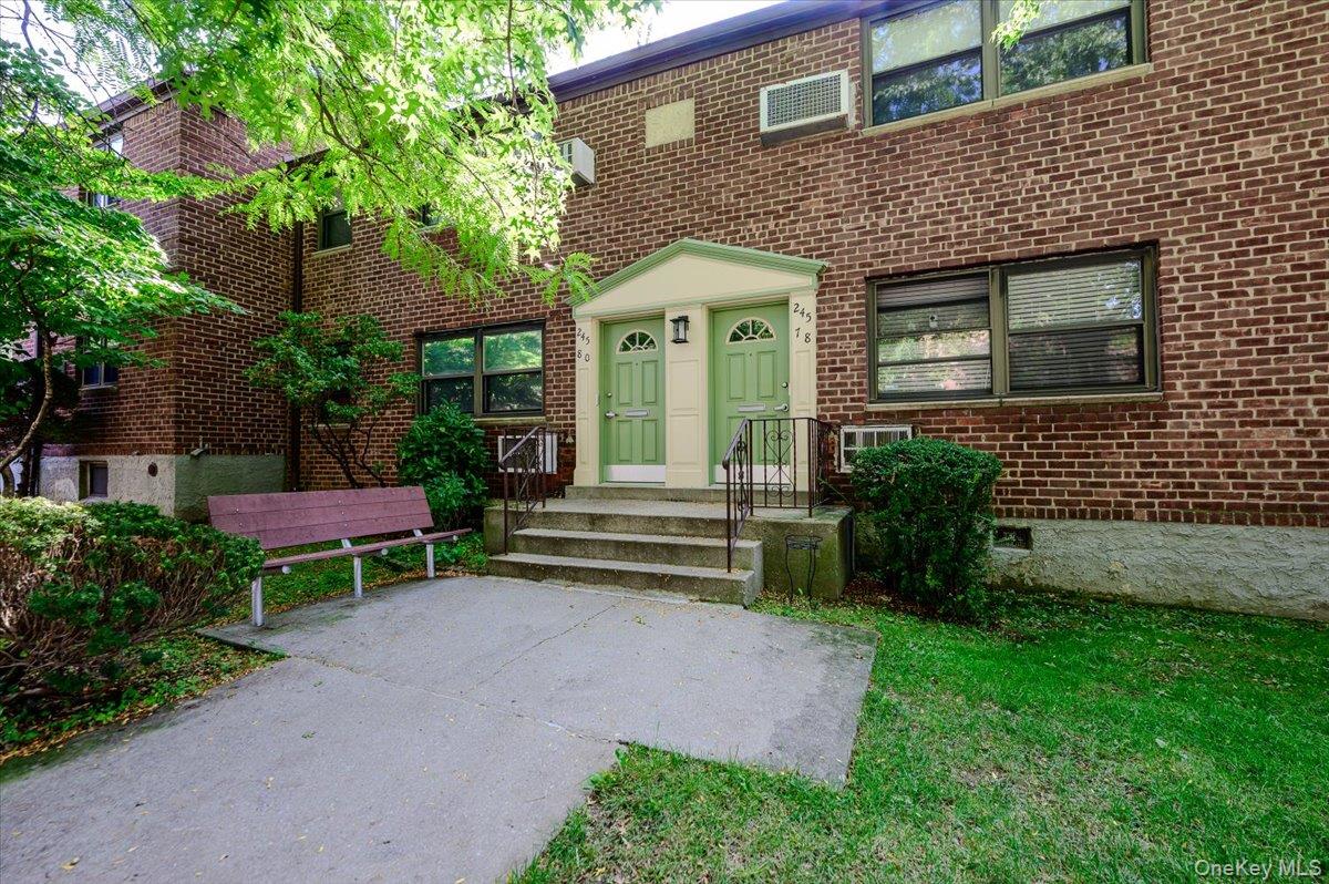 245-78 62nd Avenue Unit A-9, Upper, Douglaston NY 11362