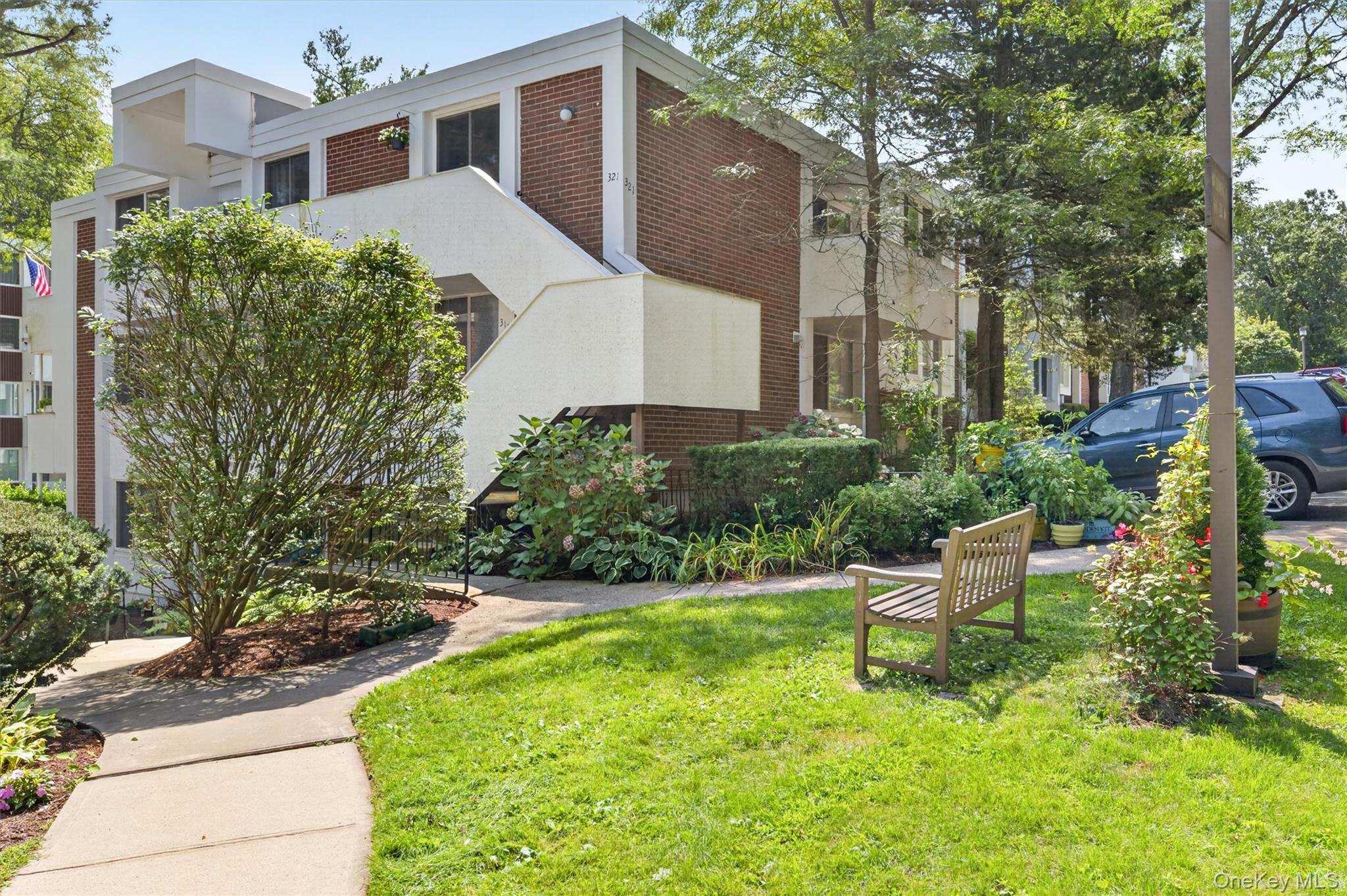 311 Tallwood Drive Unit 311, Hartsdale NY 10530