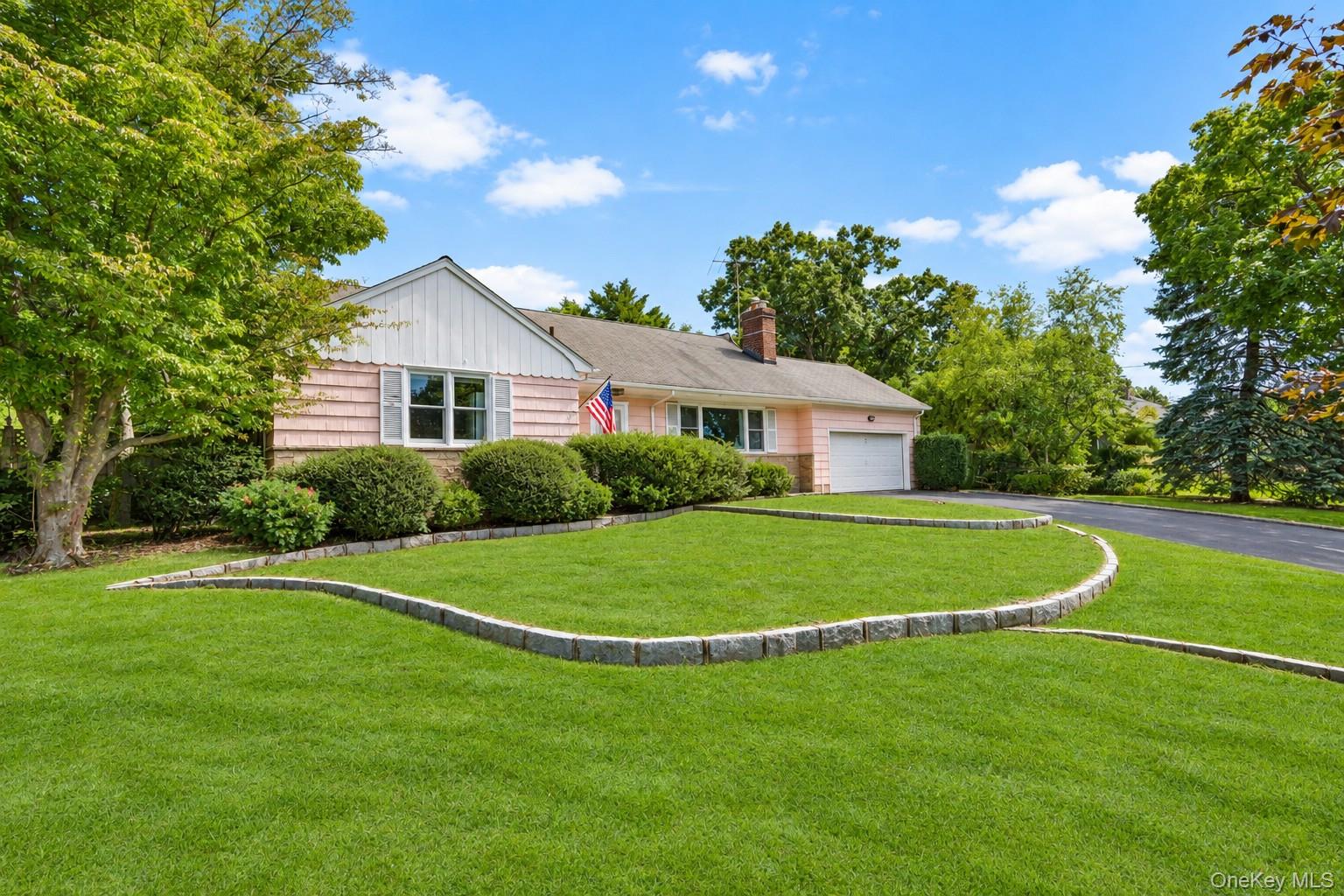 25 Manger Circle, Pelham NY 10803
