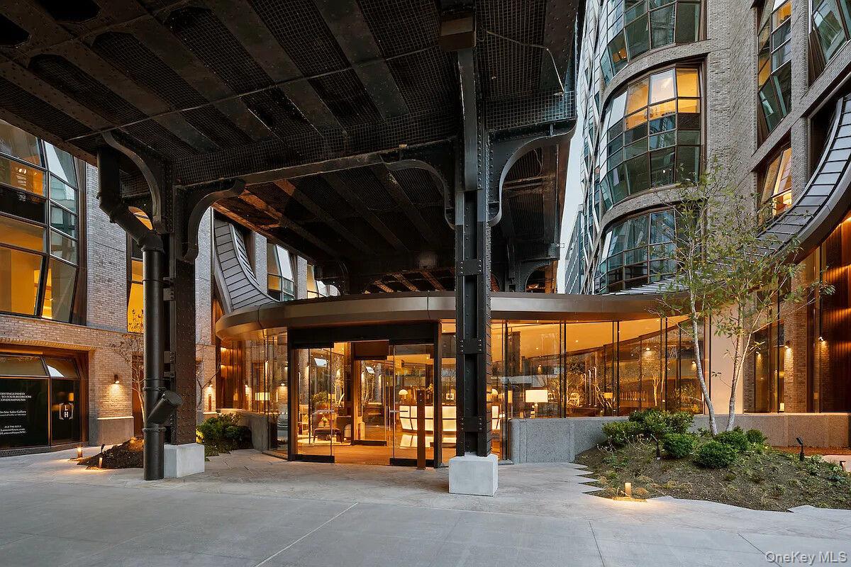 515 W 18TH Street Unit 1701, Manhattan NY 10011