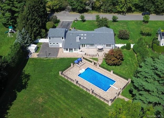 135 Hickman Street, Syosset NY 11791