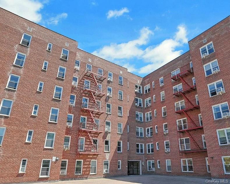 1 Hawley Terrace Unit 5J, Yonkers NY 10701