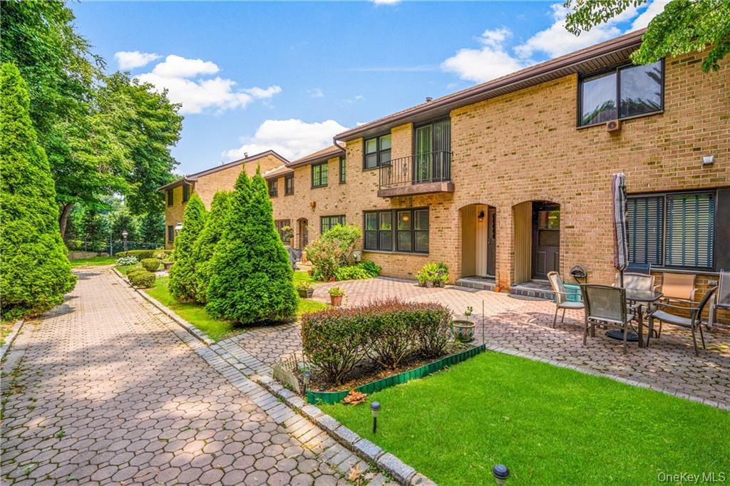 11 Jackson Avenue Unit 27, Scarsdale NY 10583
