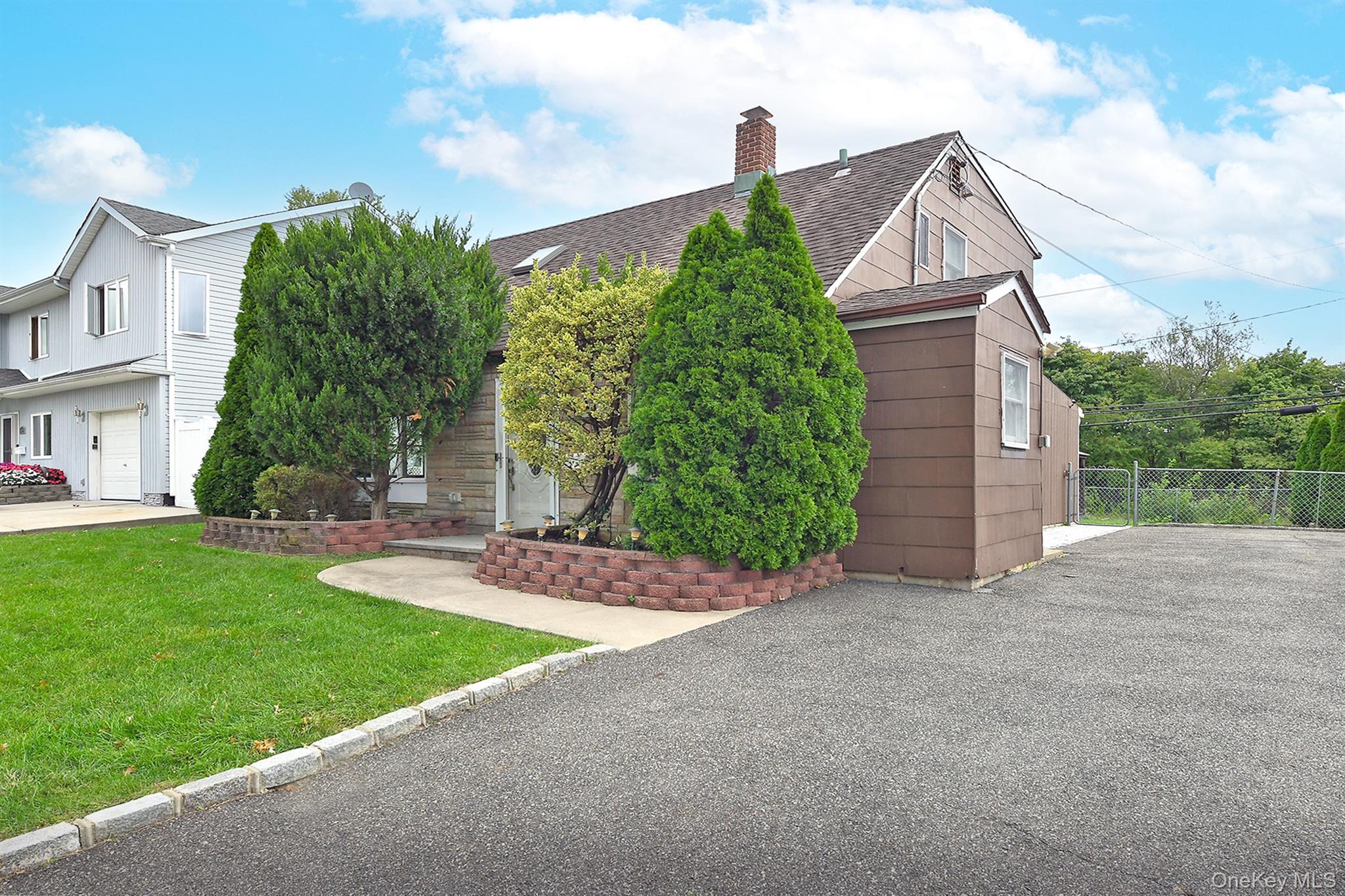 69 Slate Lane, Levittown NY 11756