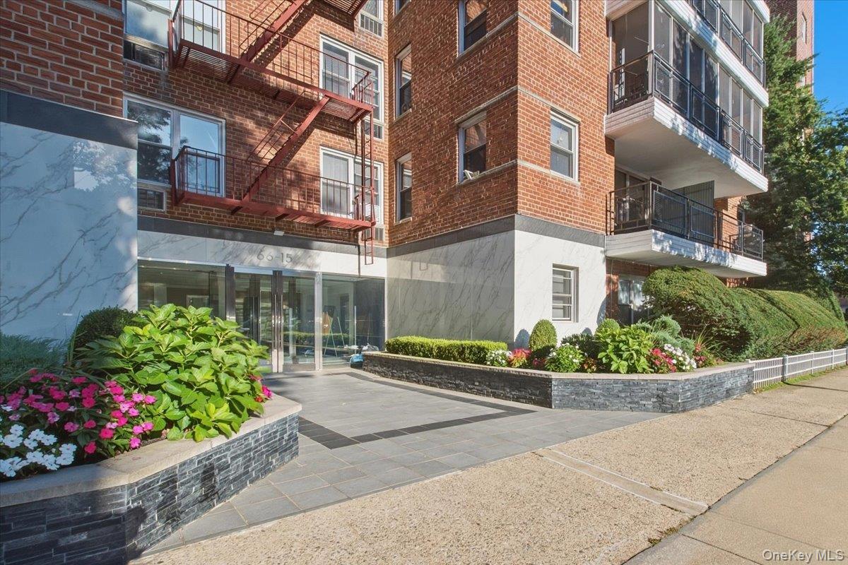 66-15 Thornton Place Unit 4G, Rego Park NY 11374
