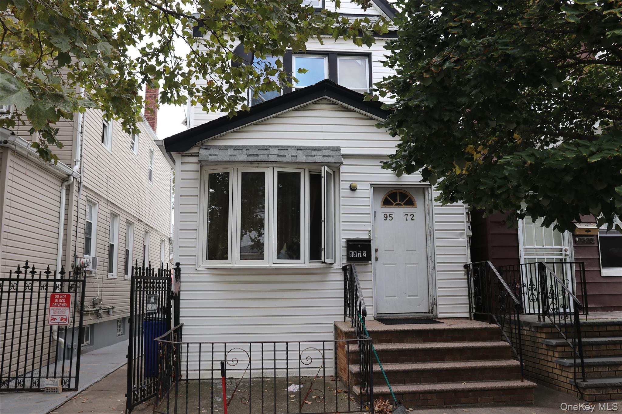 9572 115th Street, Richmond Hill NY 11419