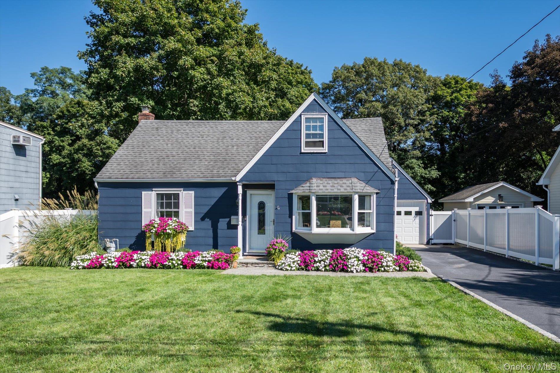 22 Crestfield Place, Northport NY 11768