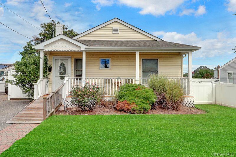 13 Barry Road, Amityville NY 11701
