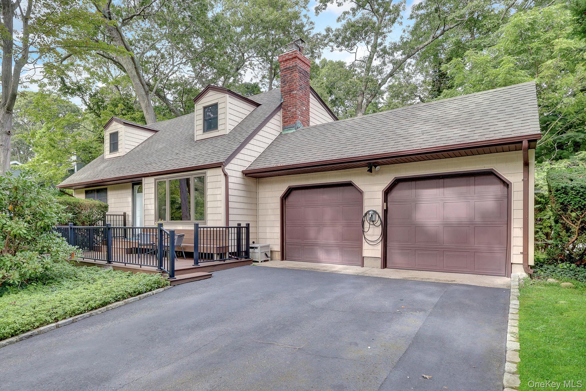 43 Huyler Court, Setauket NY 11733