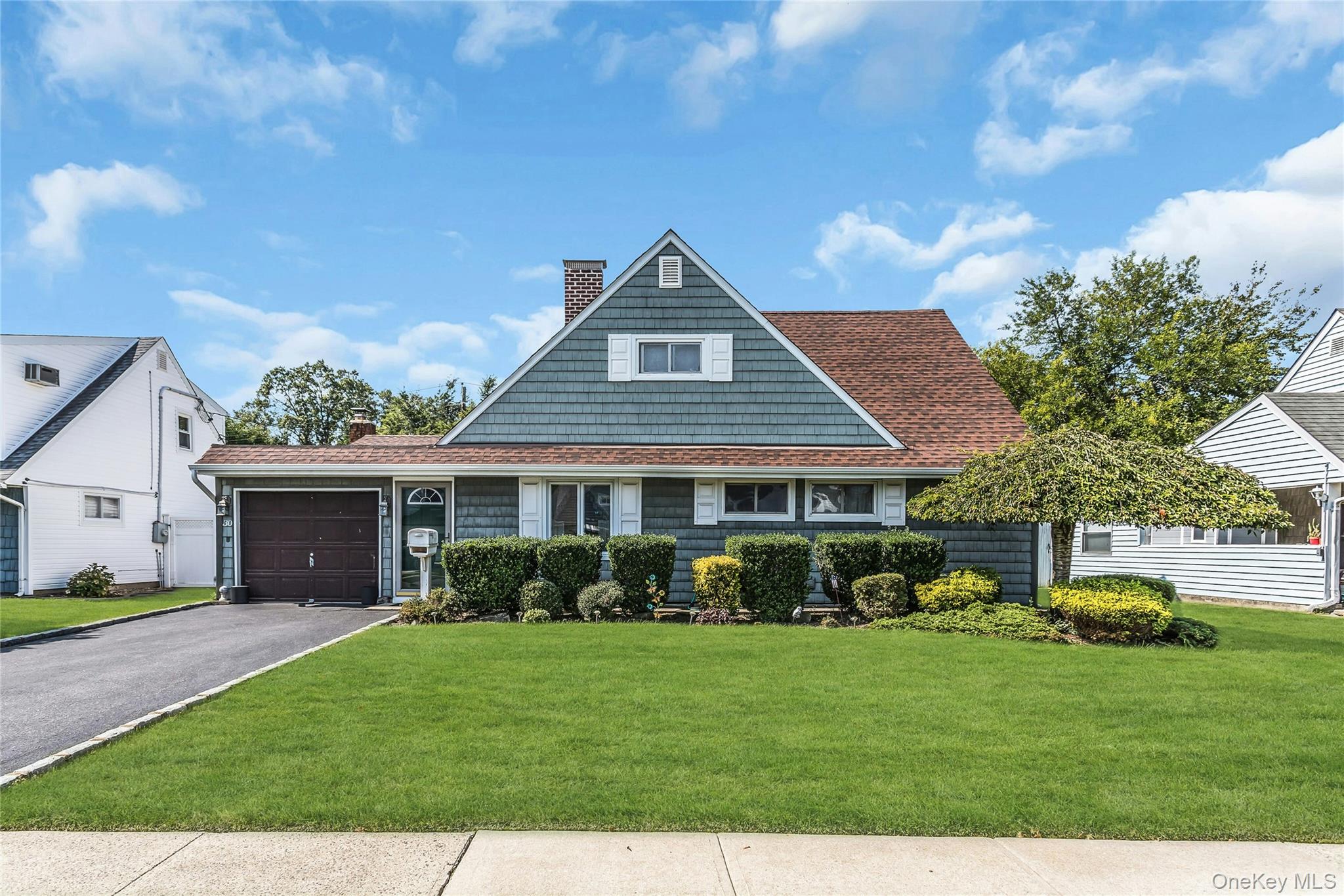 30 Cable Lane, Hicksville NY 11801
