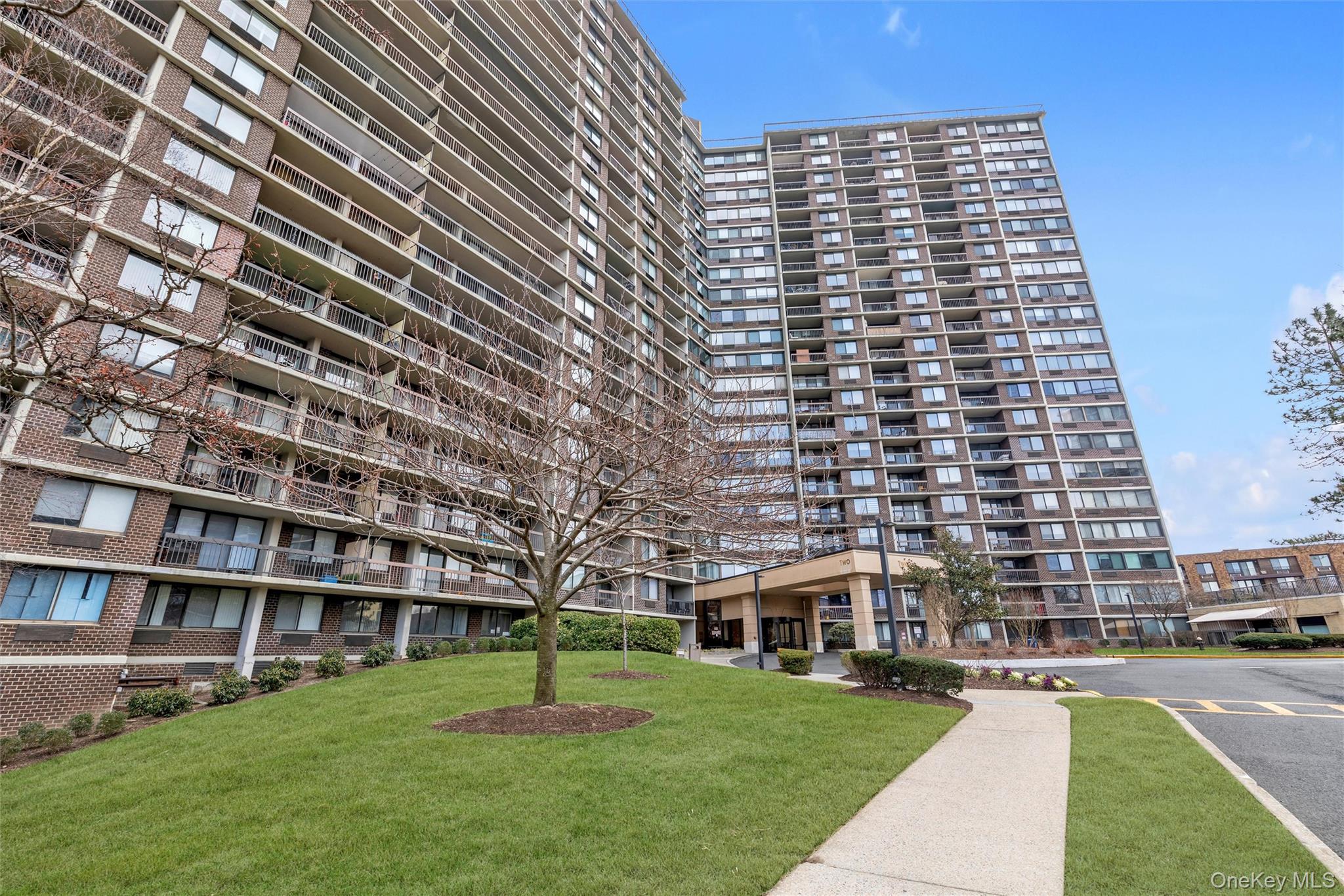 2 Bay Club Drive Unit 20-O, Bayside NY 11360