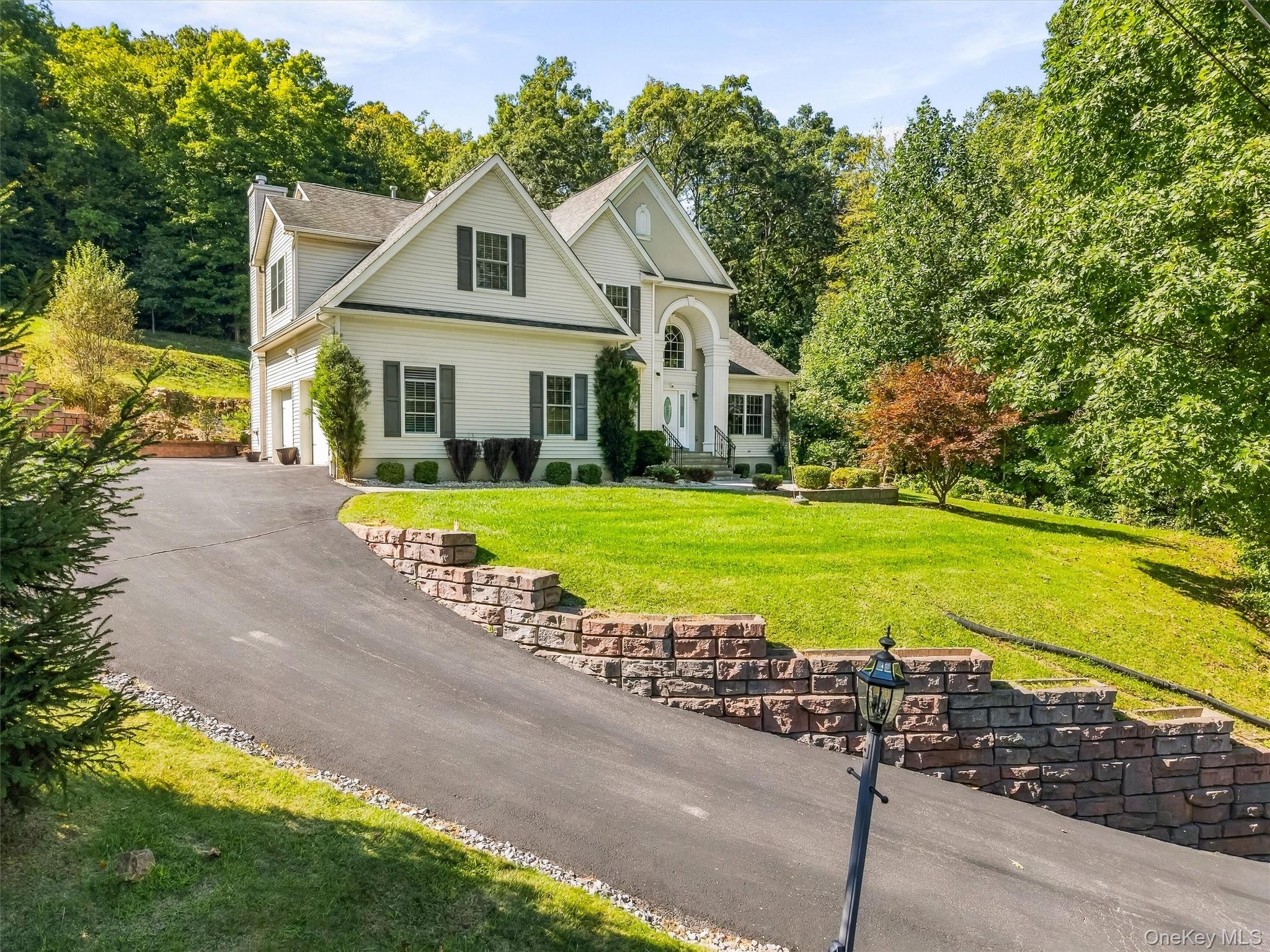 2 Pond Ridge Crossing, Newburgh NY 12550