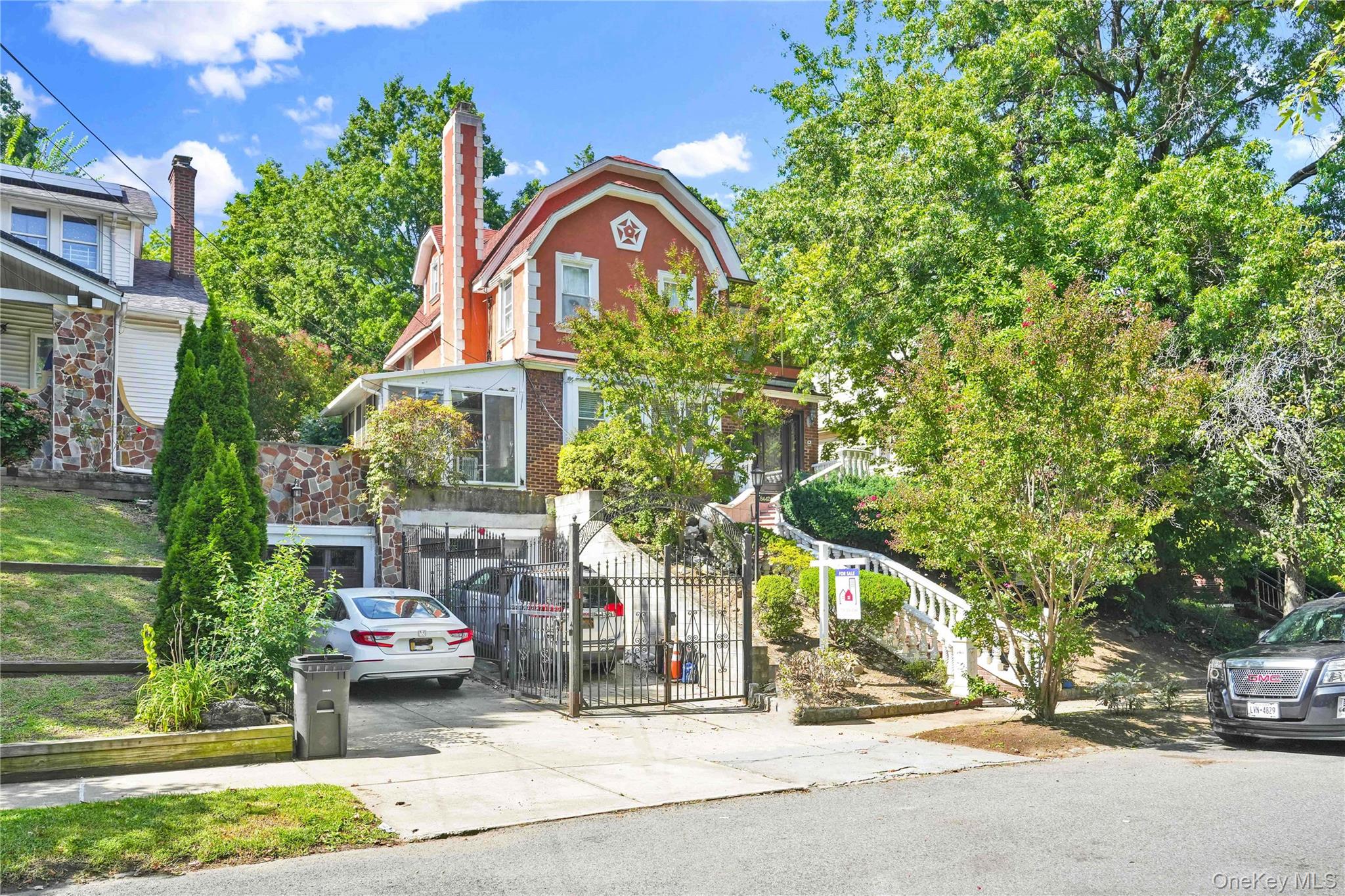84-42 Charlecote Ridge, Jamaica Estates NY 11432