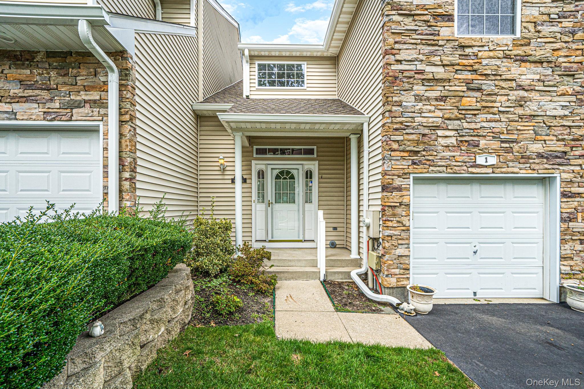 1 Mohannis Way Unit 1, Kings Park NY 11754