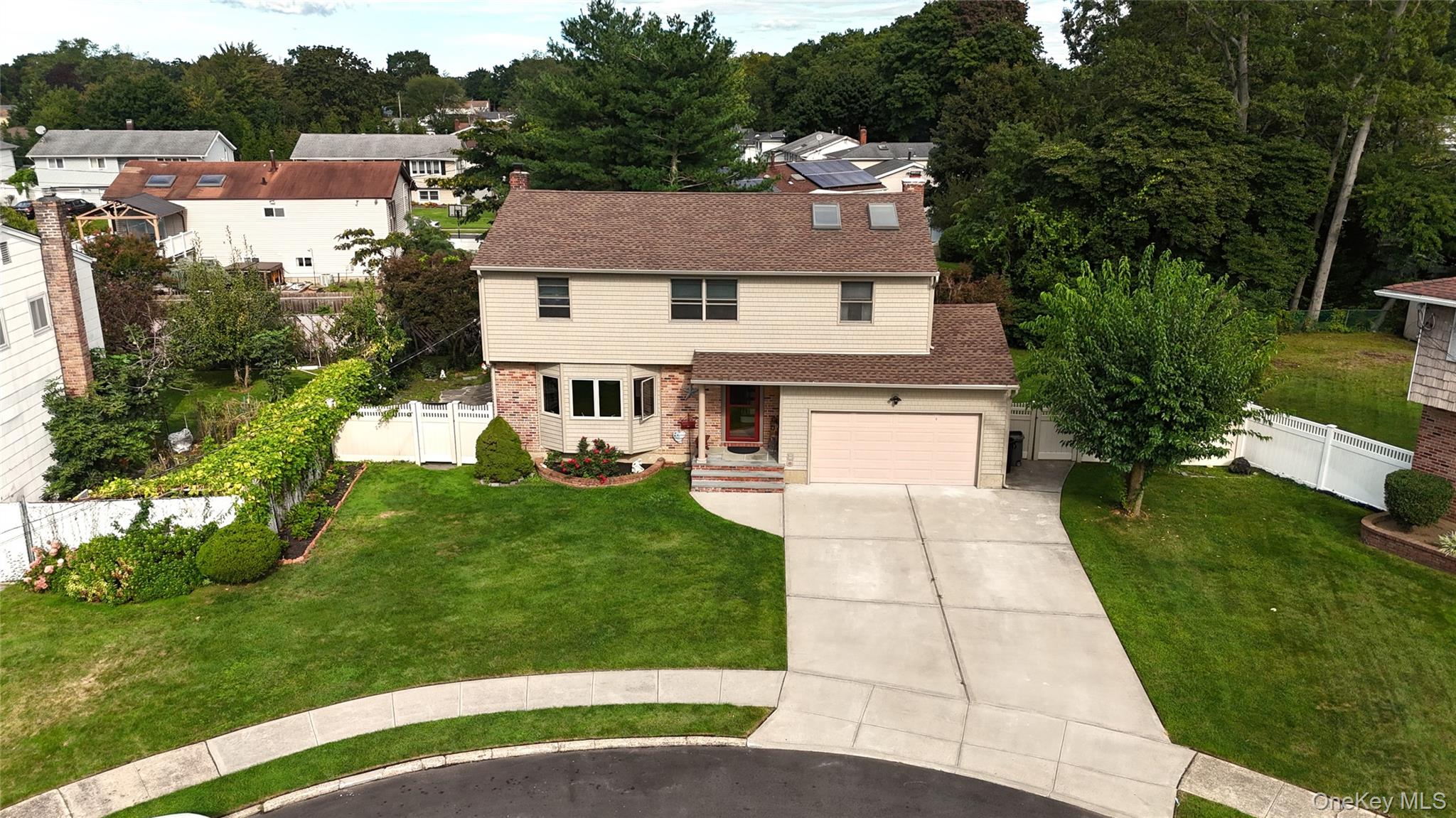 73 Anndom Court, North Babylon NY 11703