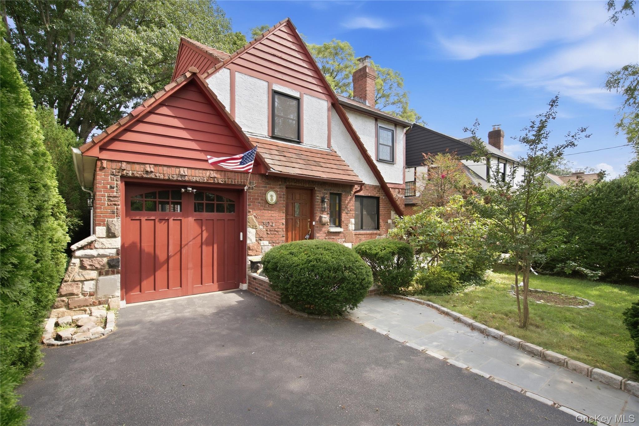 304 Kilburn Road S, Garden City NY 11530