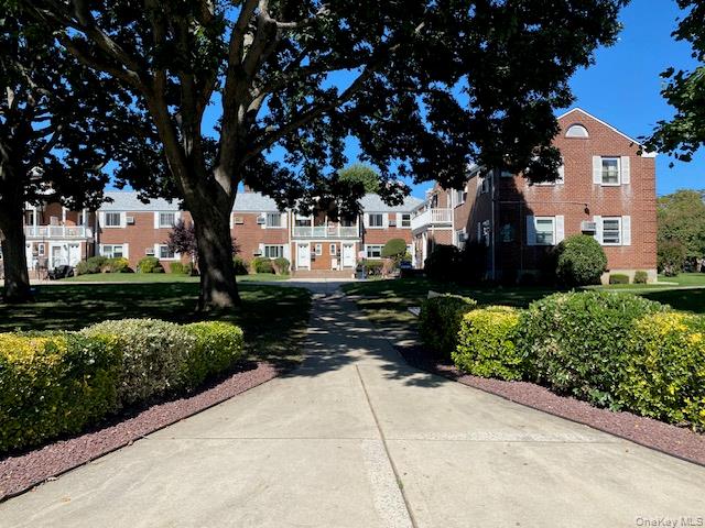 73-61 260th Street Unit H-1, Glen Oaks NY 11004