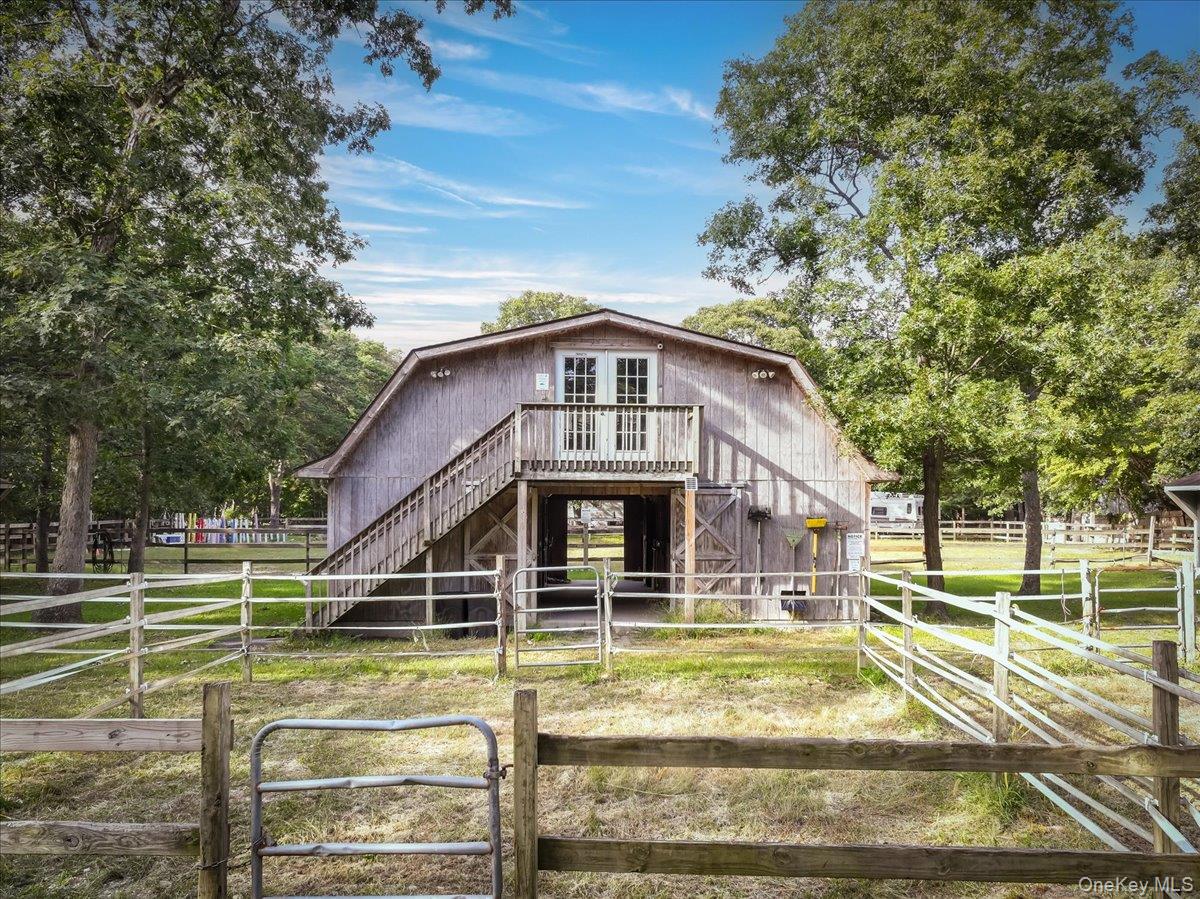 6 Clifford Lane, Medford NY 11763