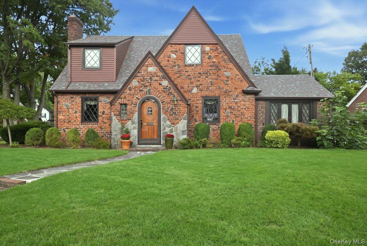 119 Somerset Avenue, Garden City NY 11530