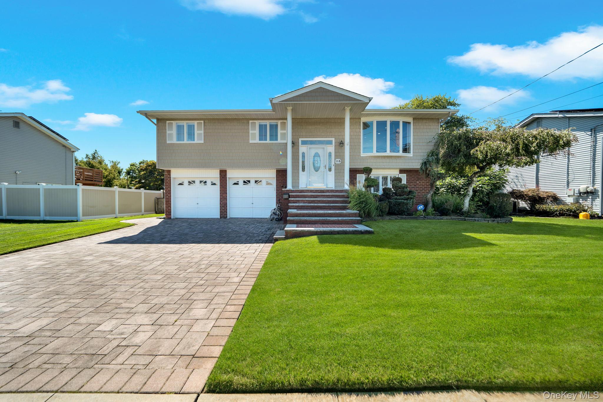 113 N Lewis Avenue, Lindenhurst NY 11757