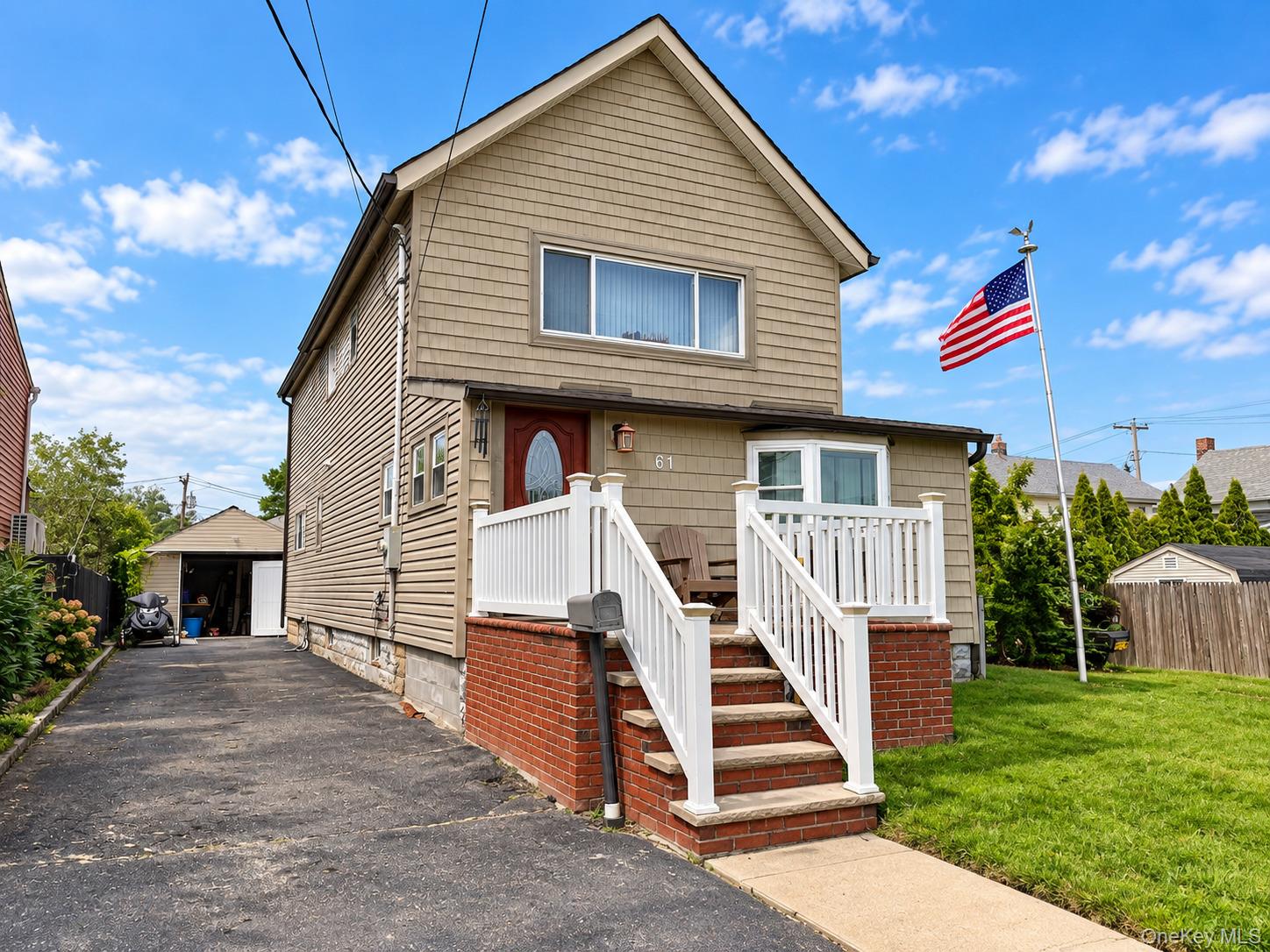 61 5th Avenue, East Rockaway NY 11518