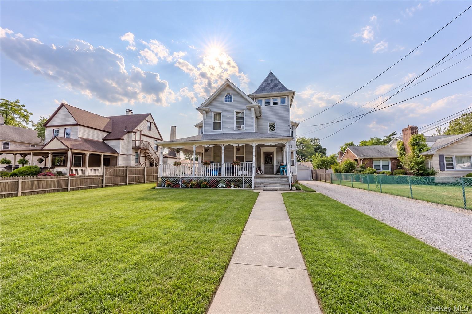 38 Park Avenue, Amityville NY 11701