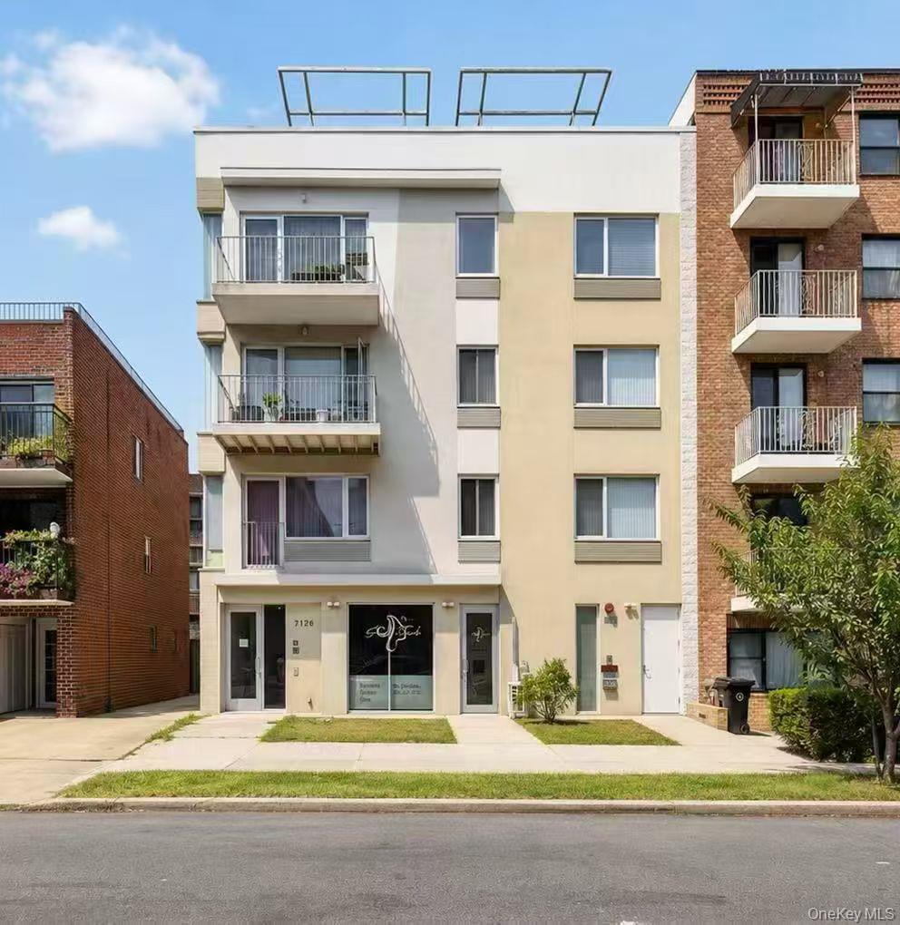 71-28 163rd Street Unit 2A, Fresh Meadows NY 11365