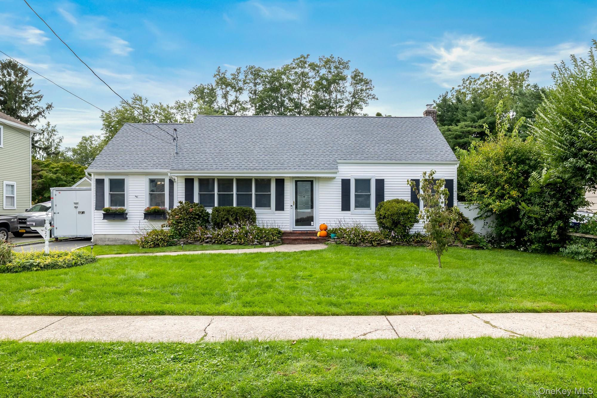 627 6th Street, East Northport NY 11731