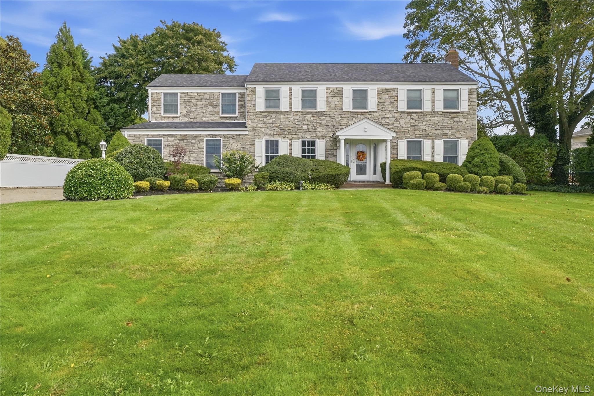 15 Saltmeadow Lane, Bayport NY 11705