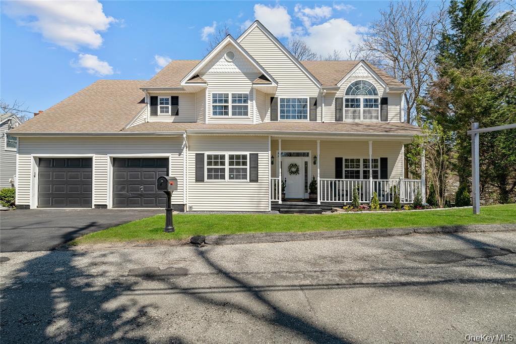 33 Potter Lane, Halesite NY 11743