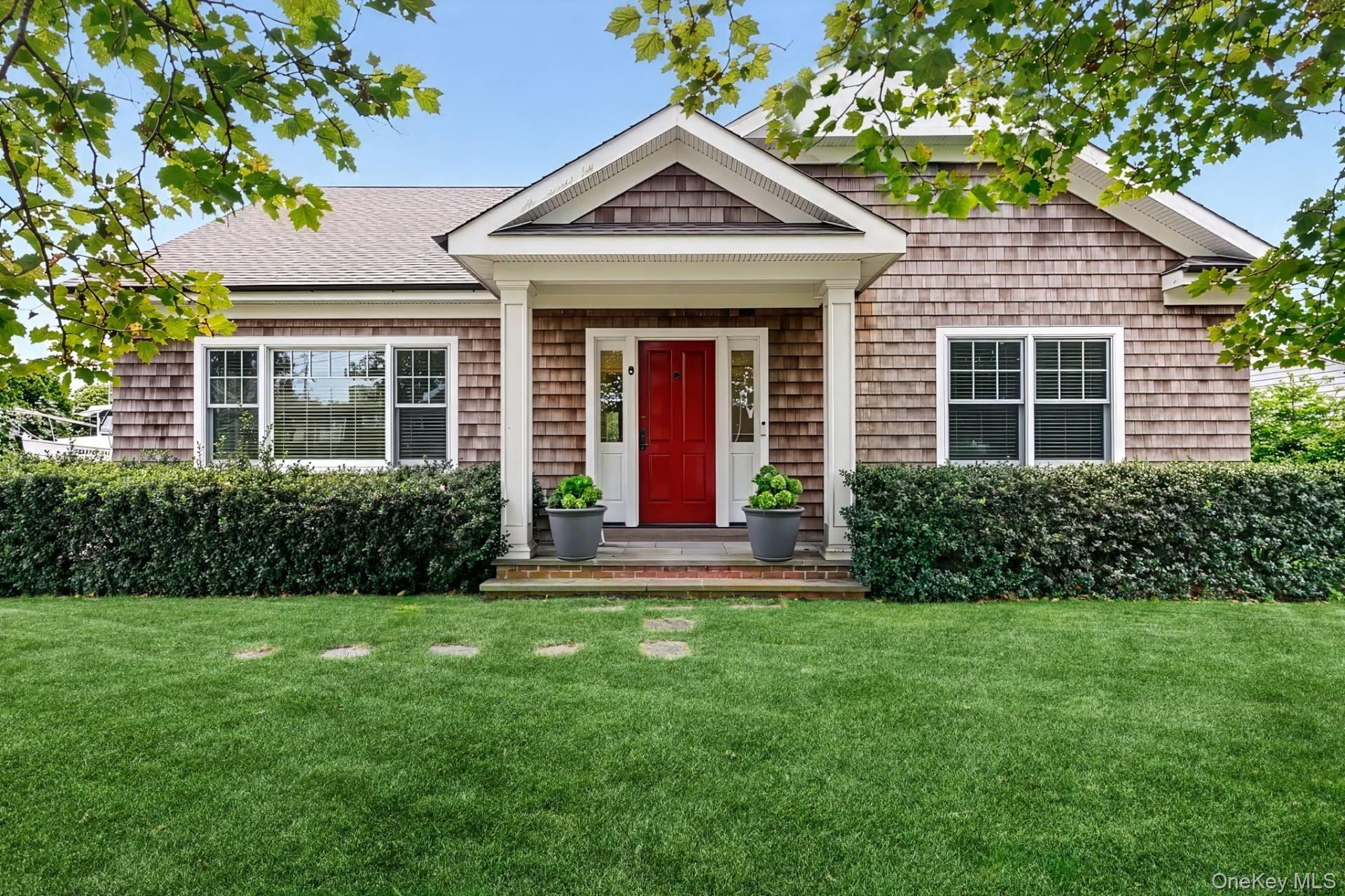 8 Bayberry Lane, East Quogue NY 11942