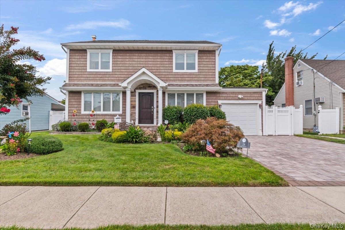 28 Lee Avenue, Bethpage NY 11714