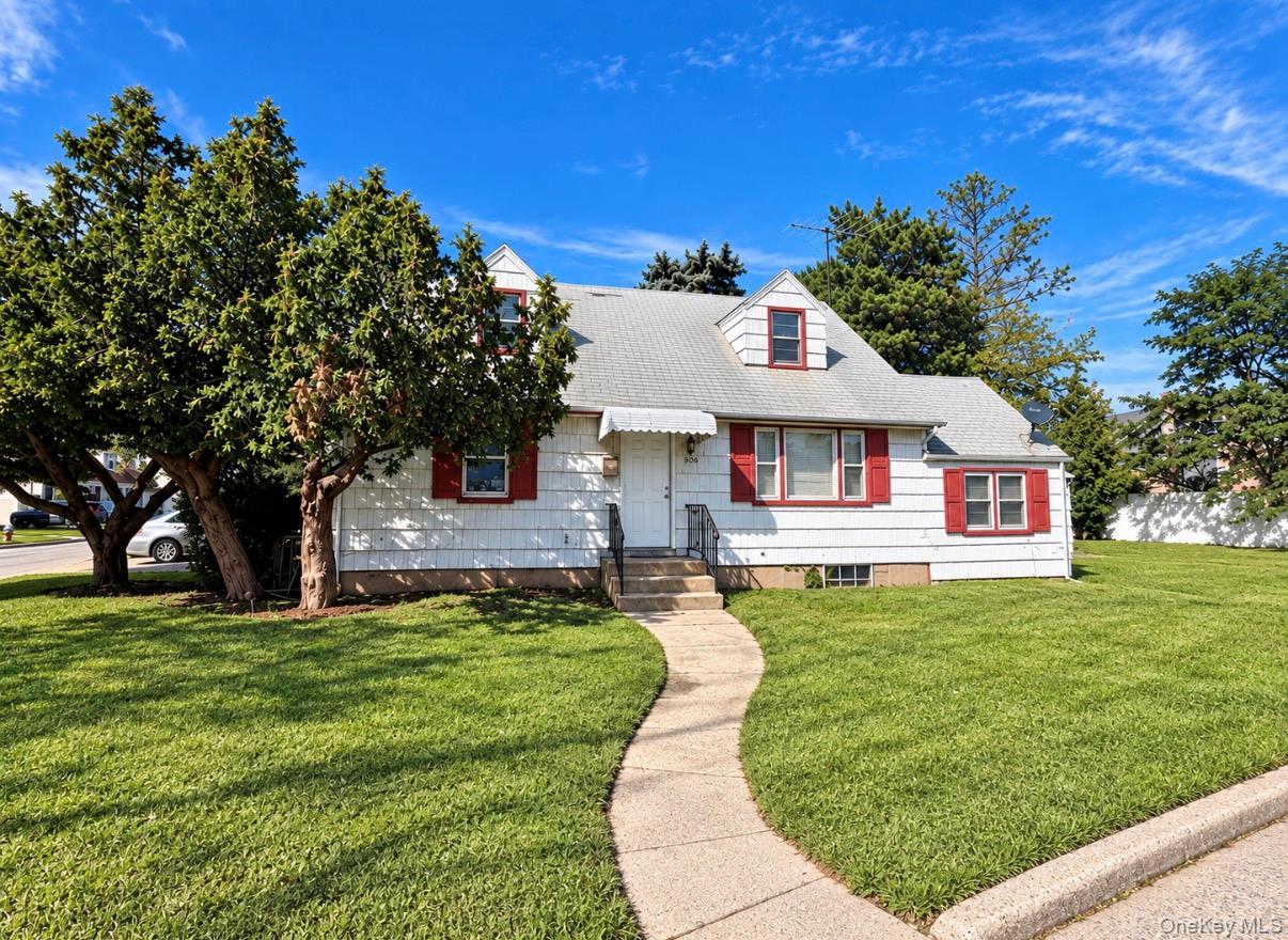 306 W Old Country Road, Hicksville NY 11801