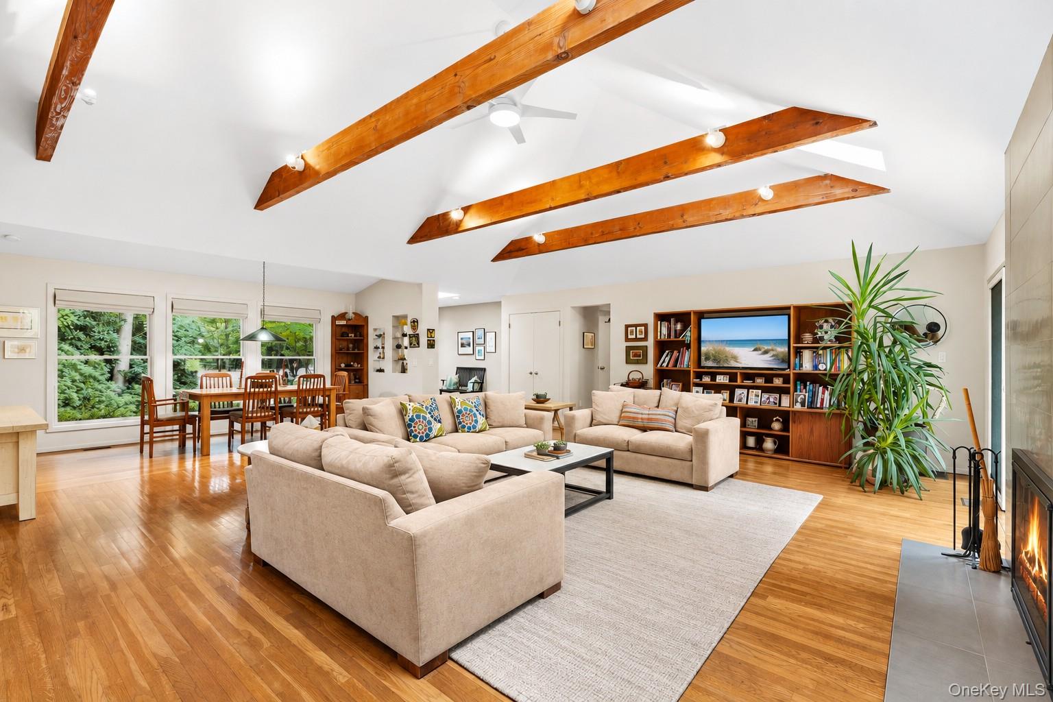 15 Springwood Way, East Hampton NY 11937
