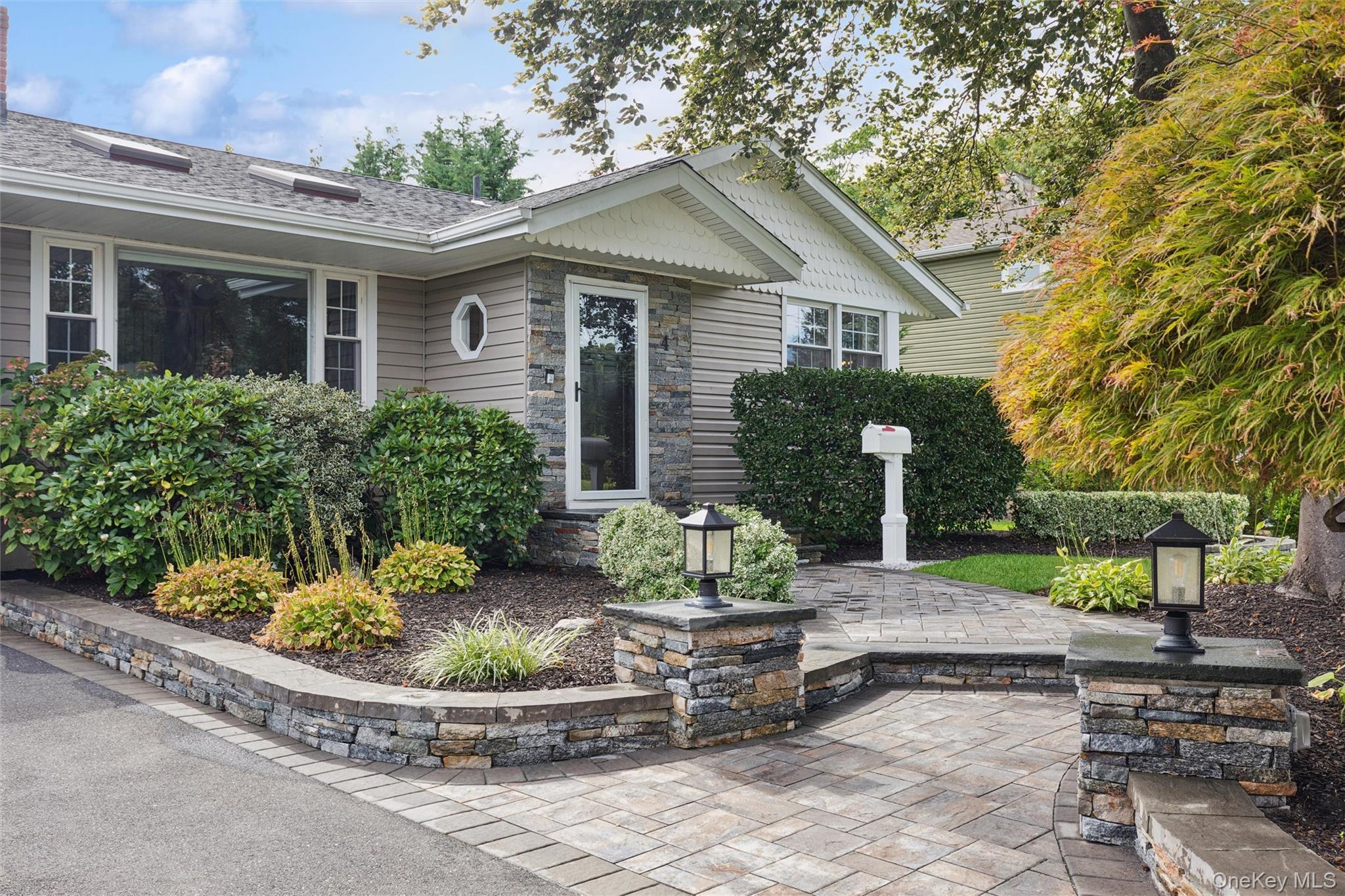 4 Larkspur Drive, West Islip NY 11795