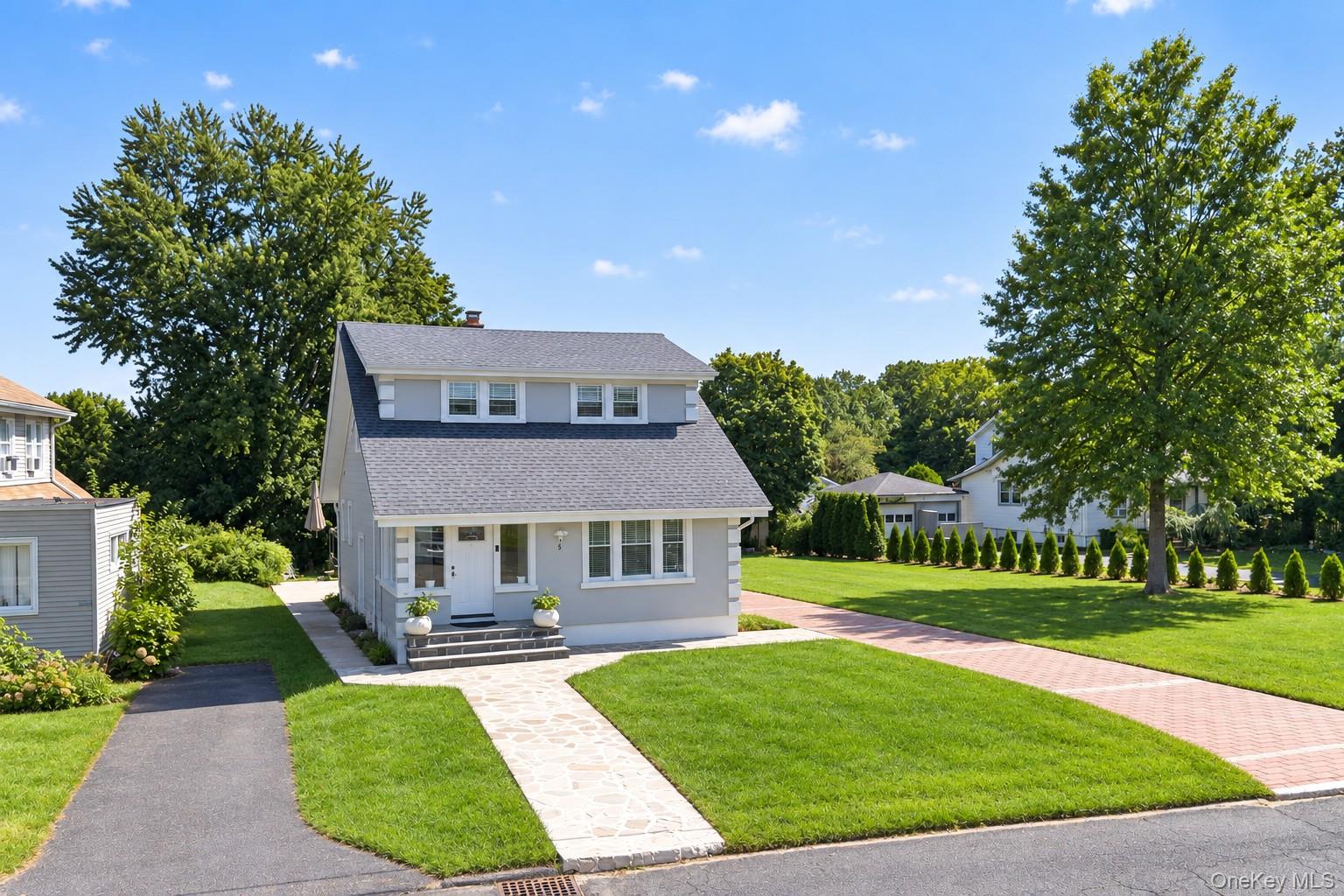 8 Highview Avenue, Nanuet NY 10954