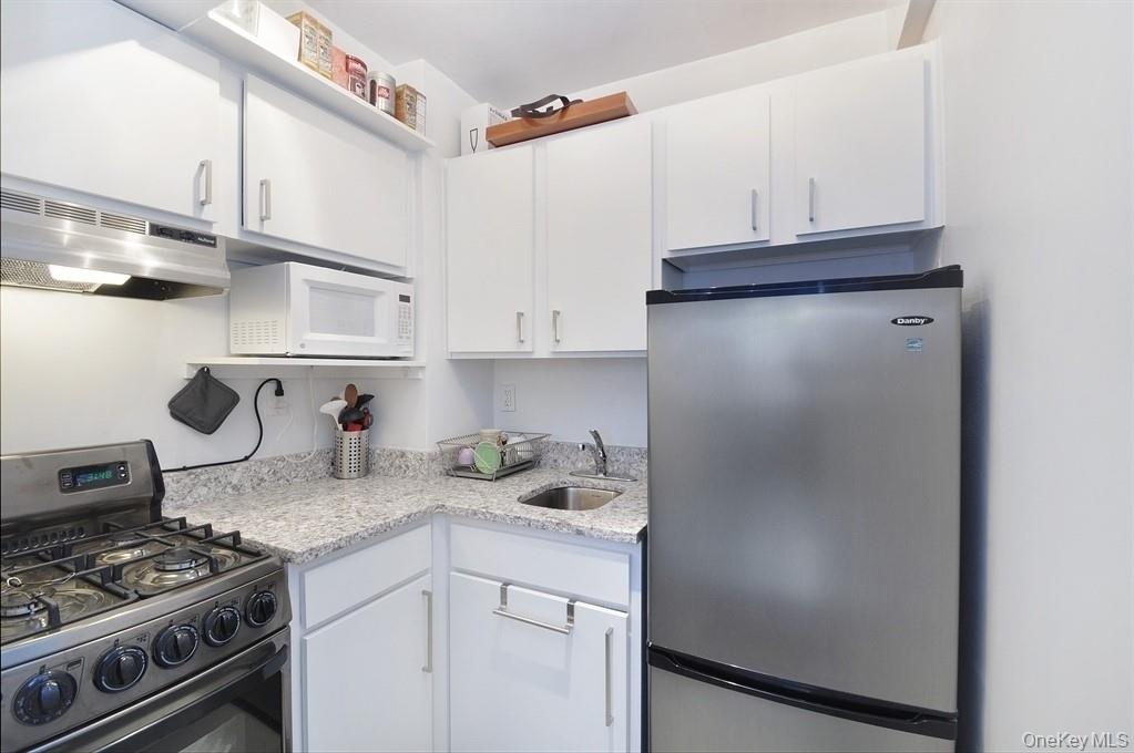 210 E 63rd Street Unit 11B, Manhattan NY 10065