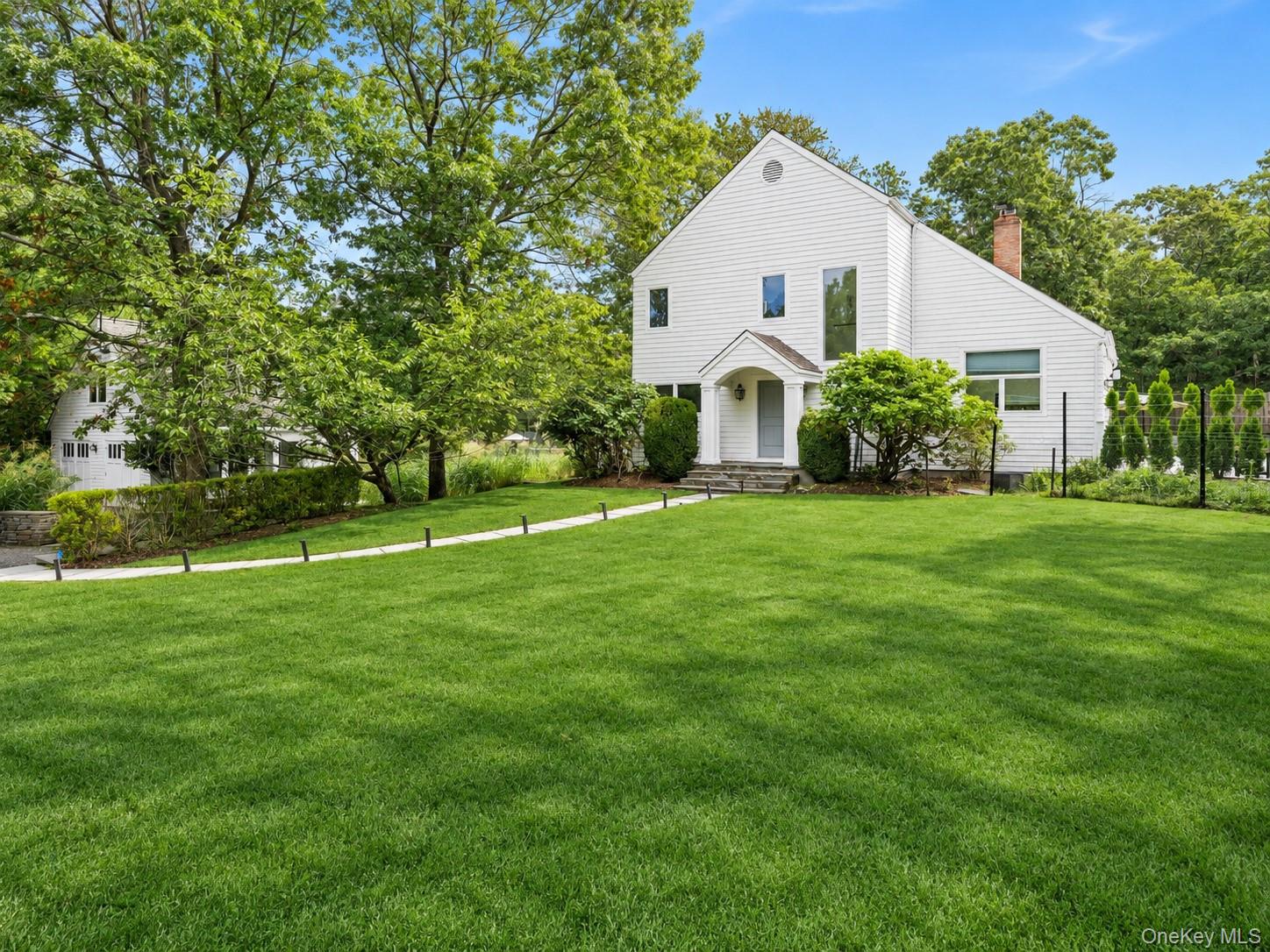 118 Two Holes Water Road, East Hampton NY 11937