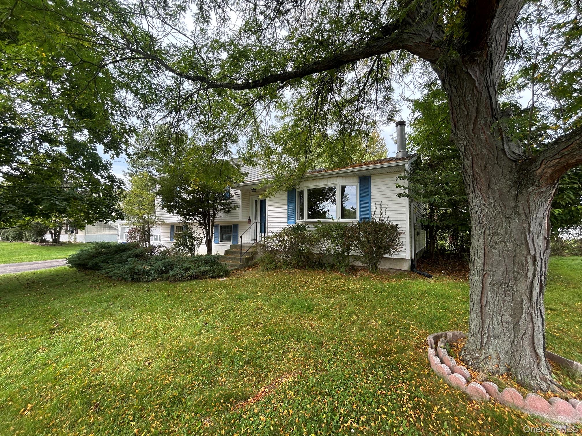 6 Pembroke Road, Washingtonville NY 10992