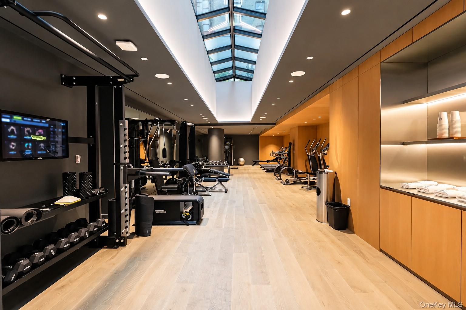 135 E 47th Street Unit 22F, Manhattan NY 10017
