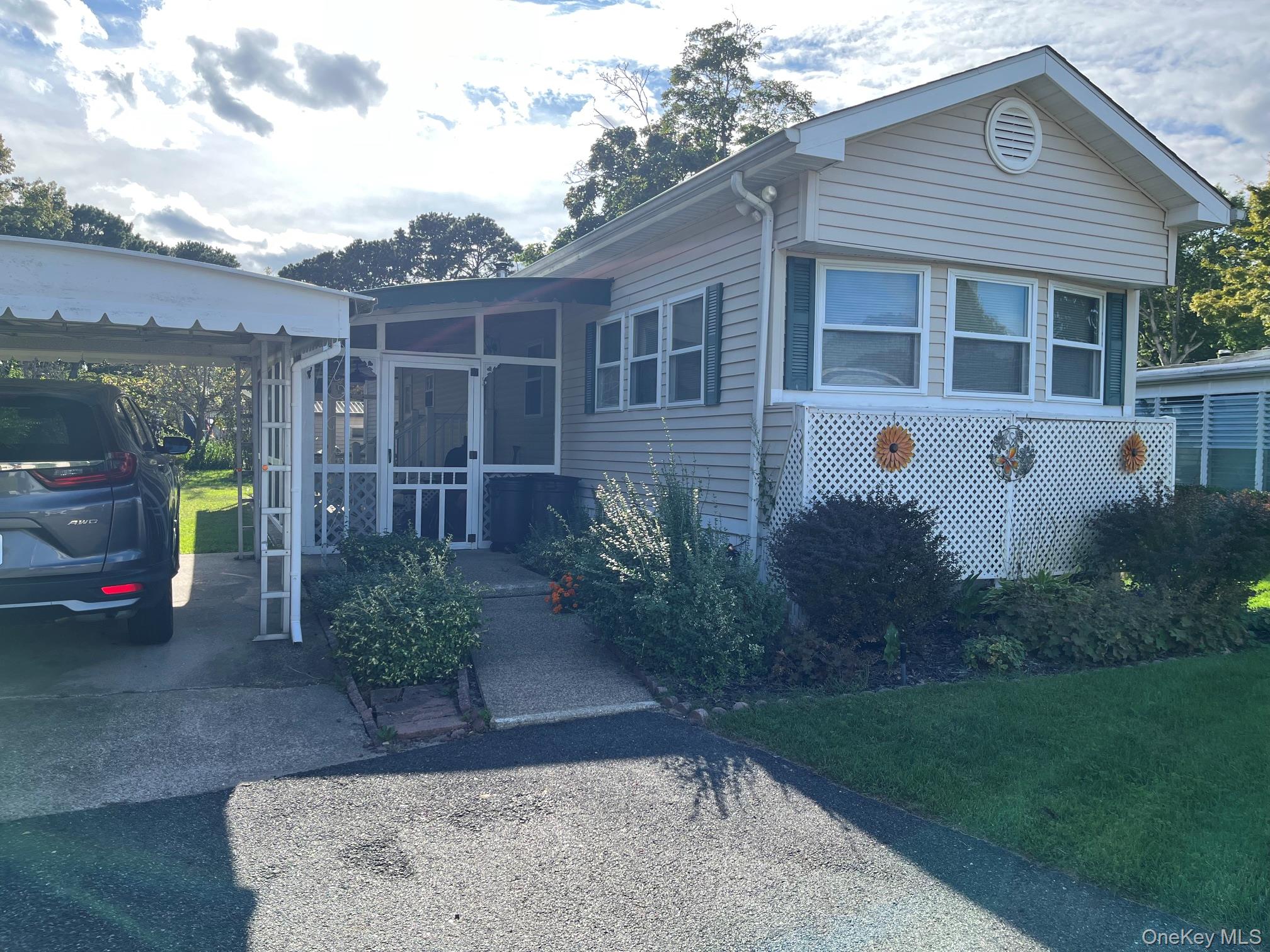 1661 Old Country Rd Unit 282, Riverhead NY 11901
