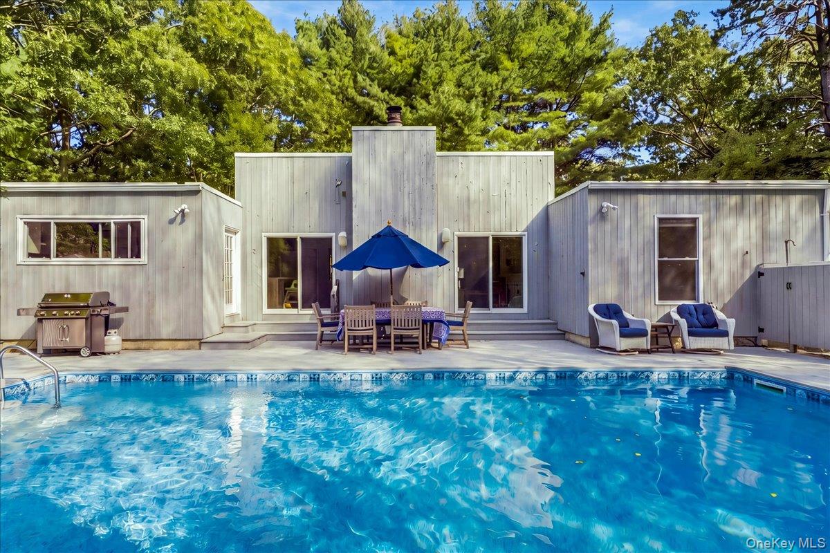10 Glenmore Drive, Hampton Bays NY 11946
