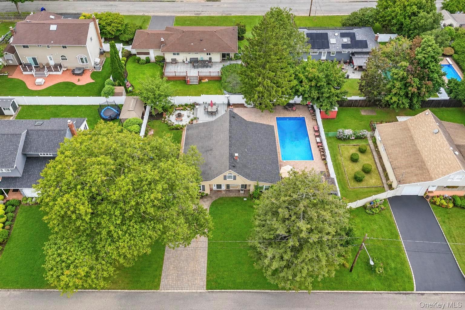 54 Pacific Avenue, Deer Park NY 11729