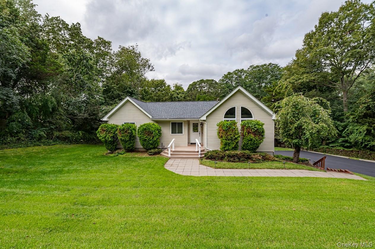68 Chestnut Street, Mount Sinai NY 11766