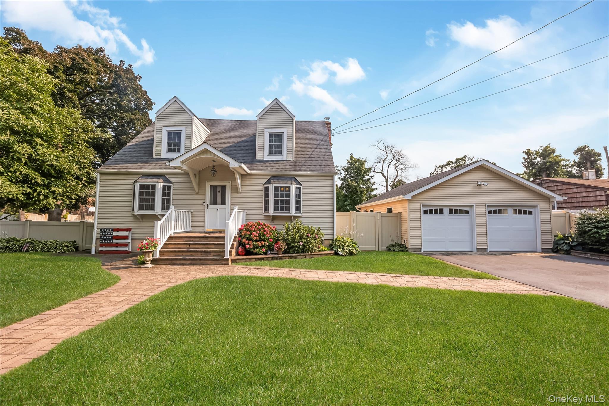 8 N 5th Street, Holbrook NY 11741