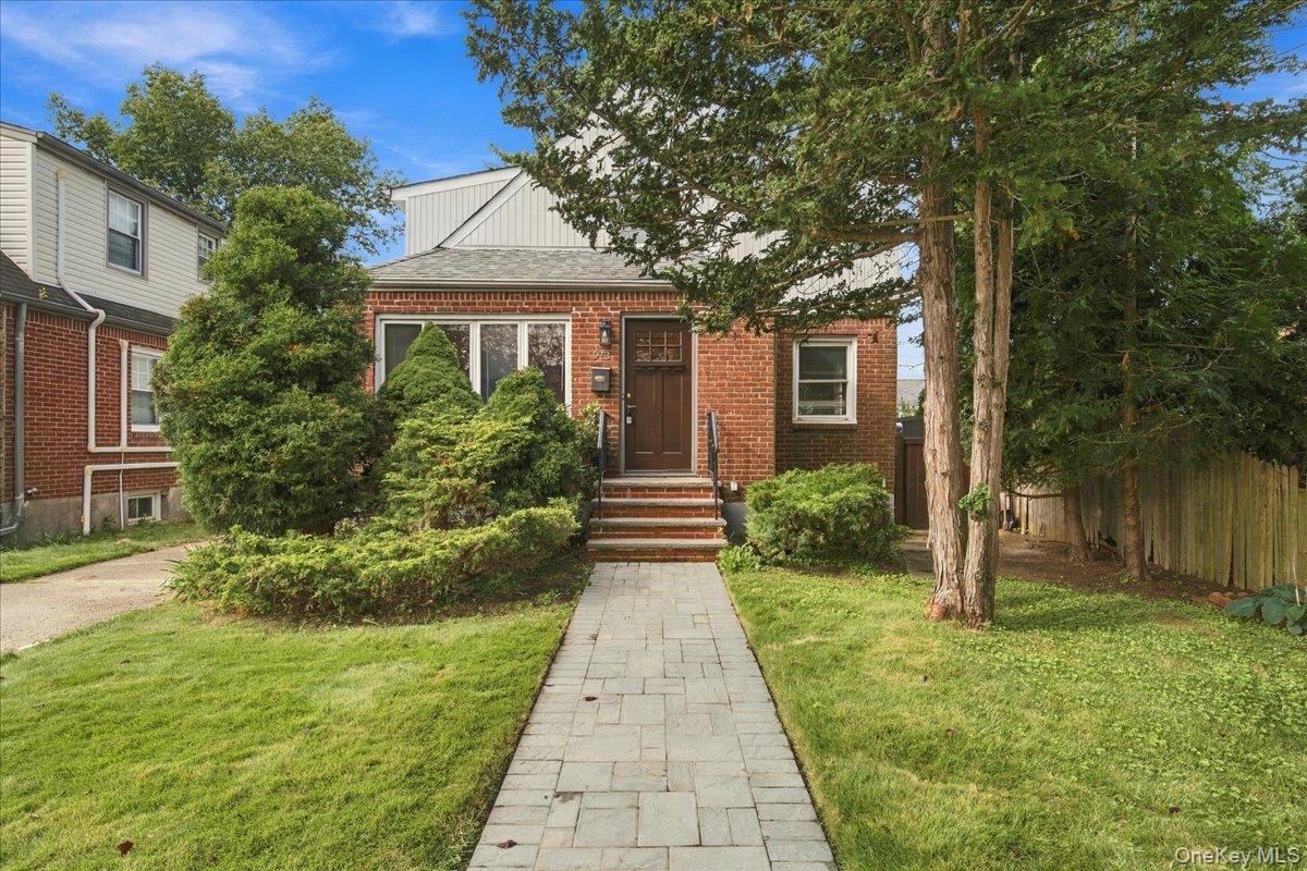 973 N 3rd Street, New Hyde Park NY 11040