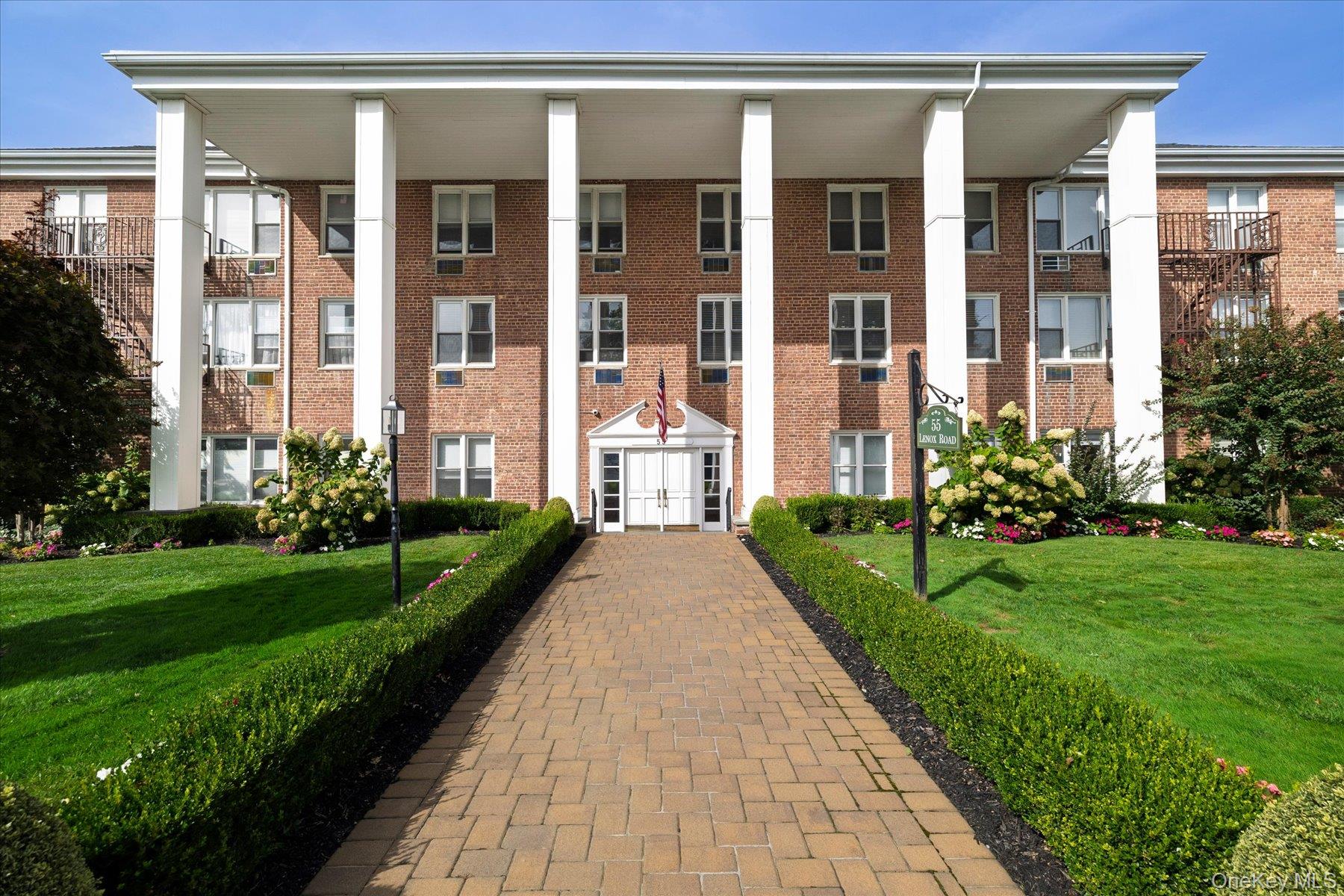 55 Lenox Road Unit 1-K, Rockville Centre NY 11570