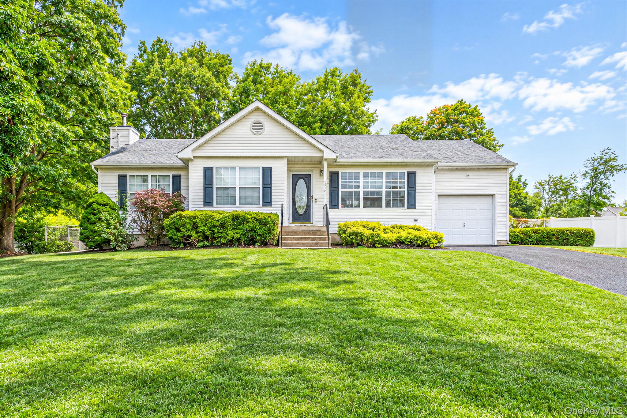 23 School Street, Lake Ronkonkoma NY 11779