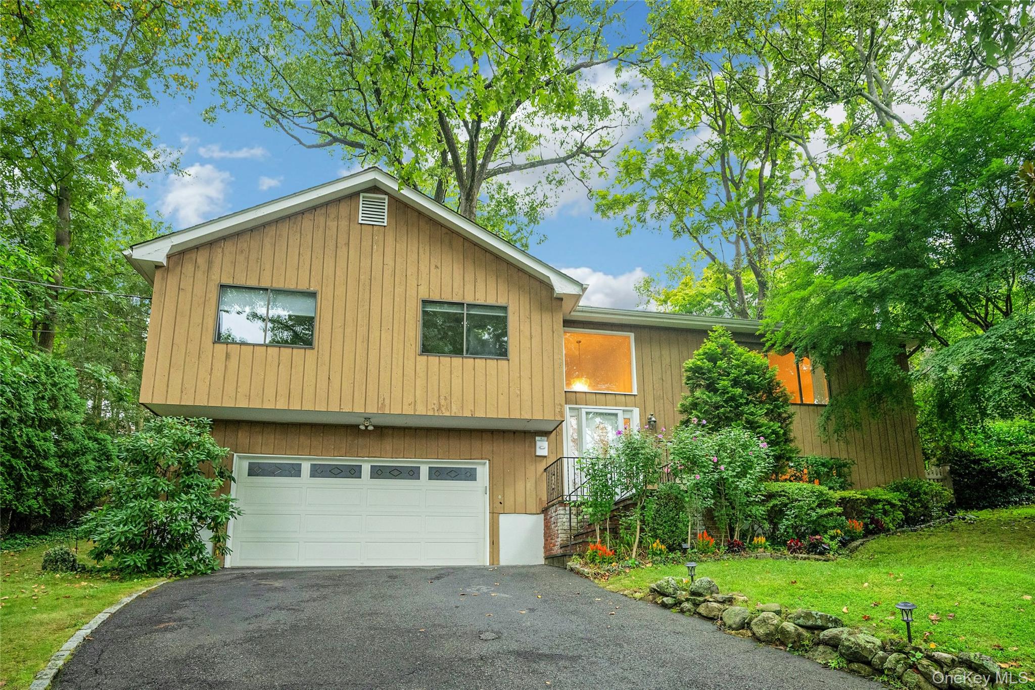 44 Hillside Lane, New Rochelle NY 10804