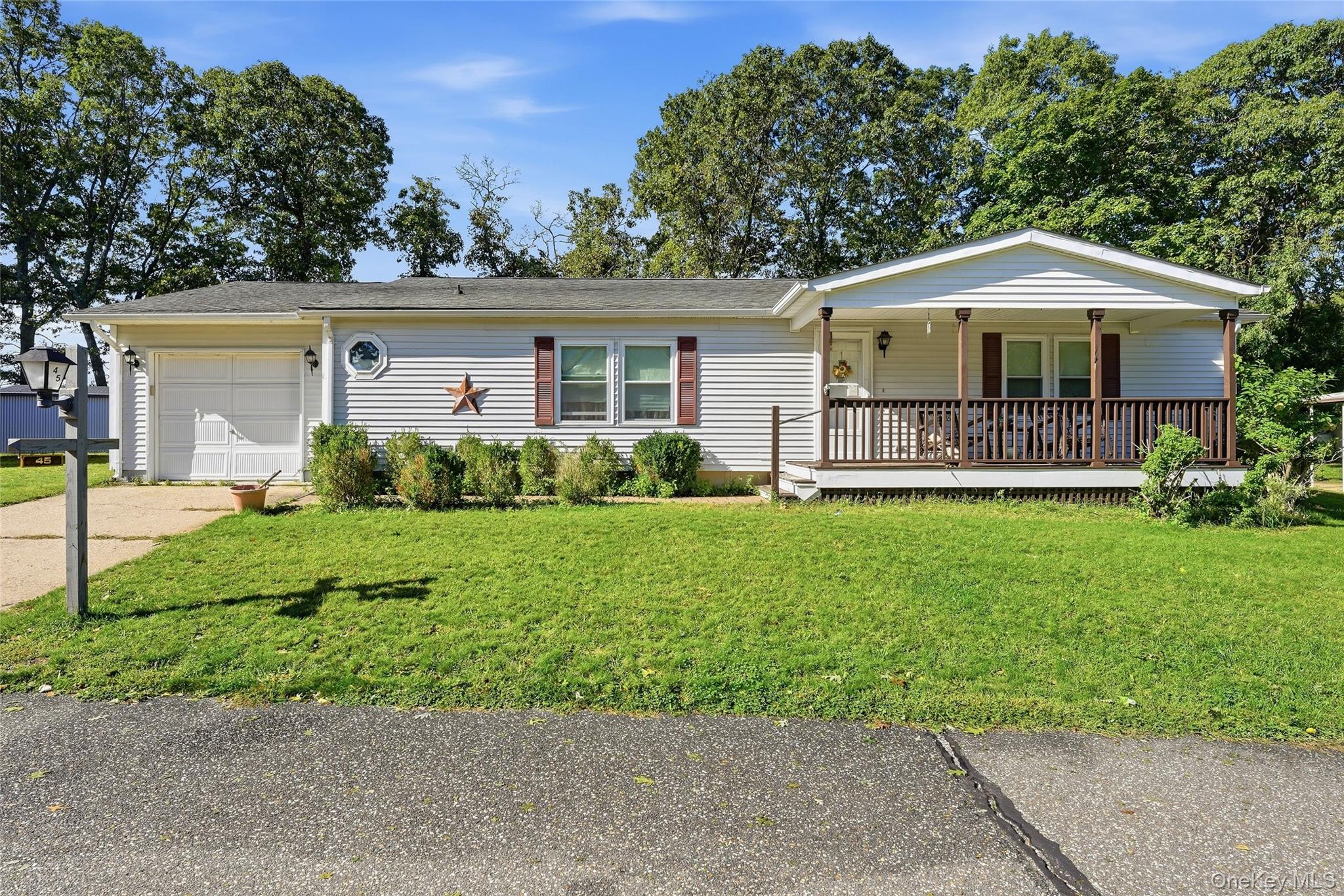 1407 Middle Road Unit 45, Calverton NY 11933